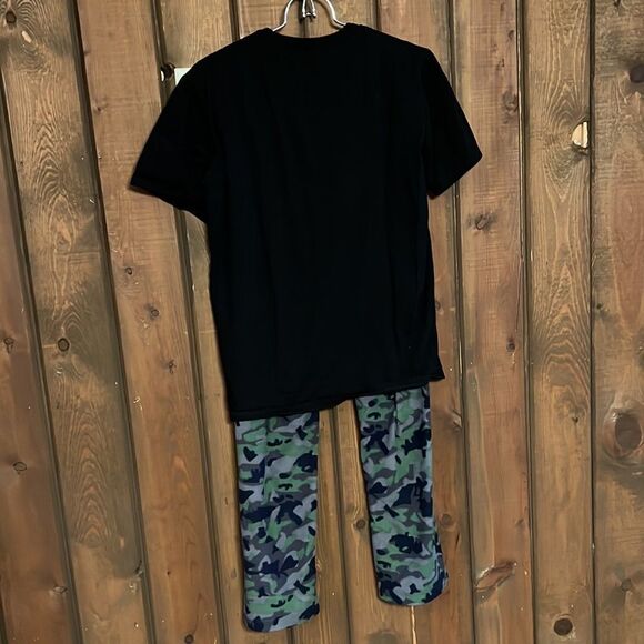 Youth boys size 14-16 Camouflage boys pajama set. - Picture 4 of 8